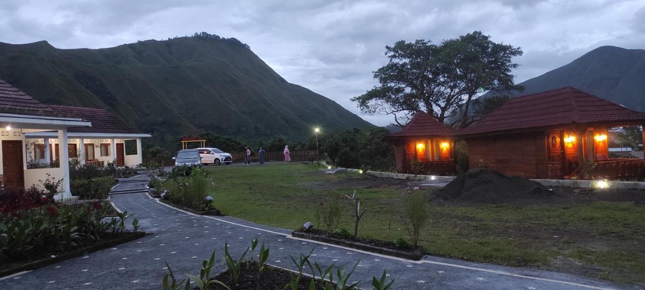 Rinjani Hill Hotel Sembalunlawang Extérieur photo