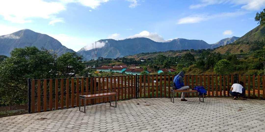 Rinjani Hill Hotel Sembalunlawang Extérieur photo