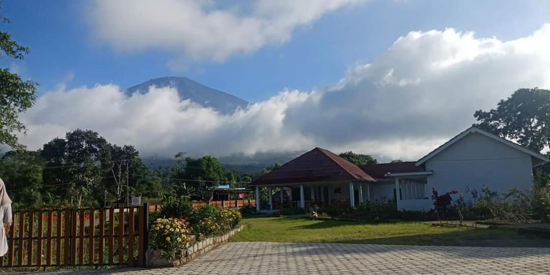 Rinjani Hill Hotel Sembalunlawang Extérieur photo